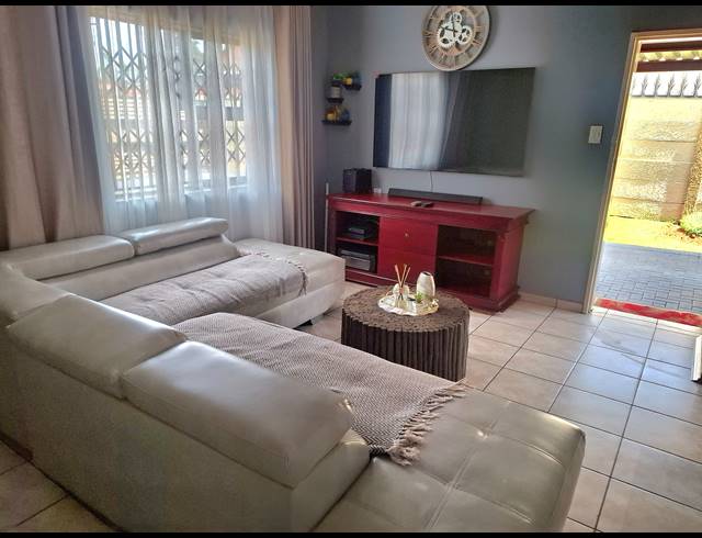 2 BEDROOM HOUSE FOR SALE IN GLEN HARVIE